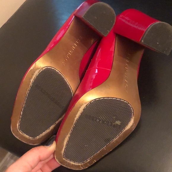 Ellen Tracy red shoes 👠 - Picture 7 of 14